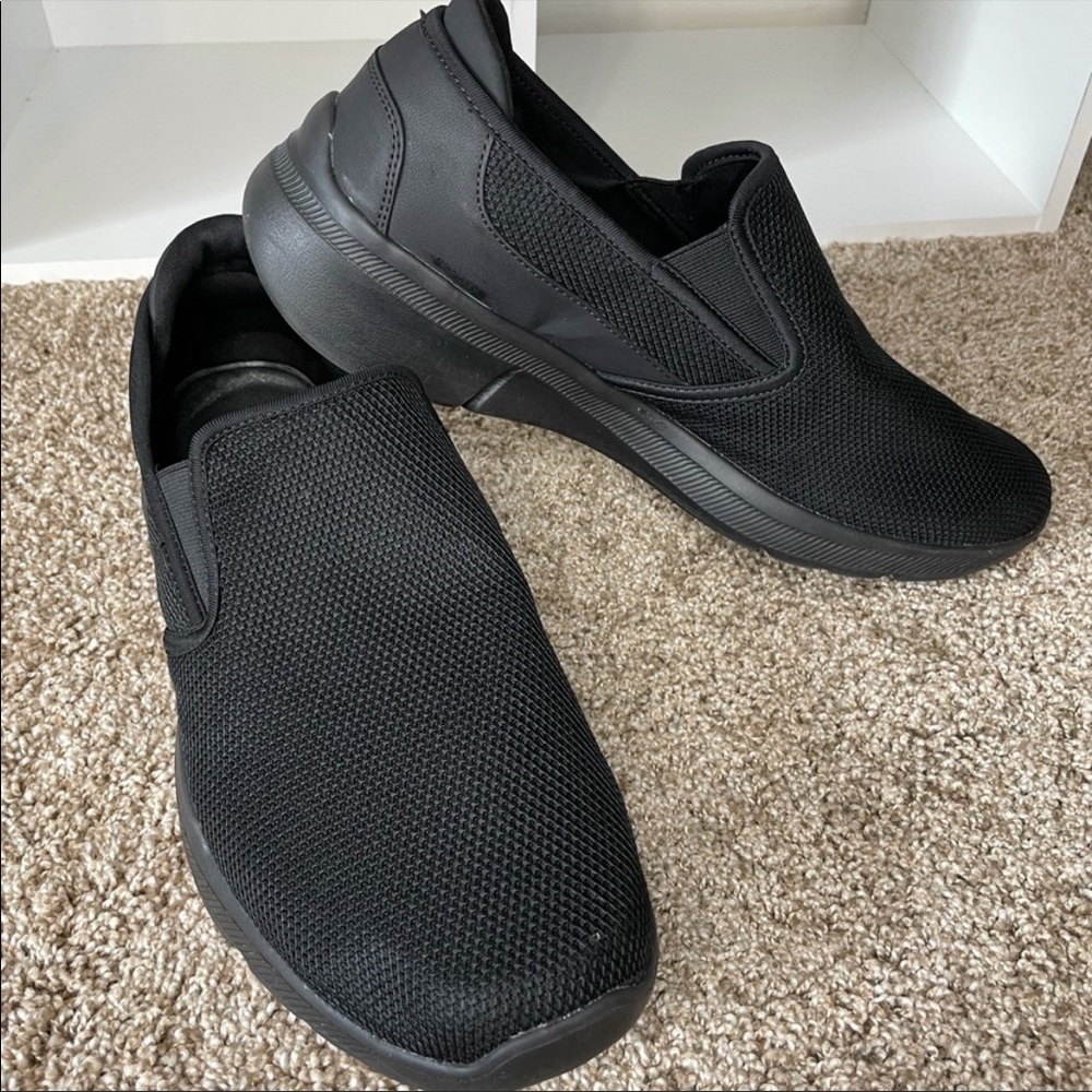 Men's skechers slip on shoes